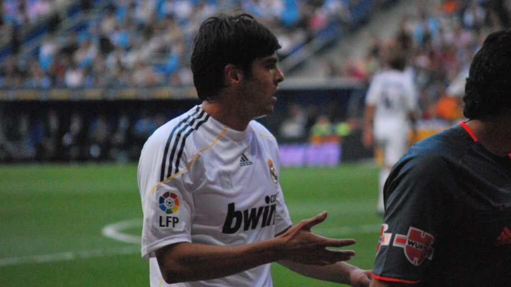 A lesão no joelho que redefiniu o fim da carreira de Kaká