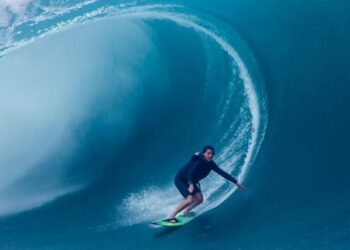 Maya Gabeira, surfista no Guinness que quebrou o próprio recorde