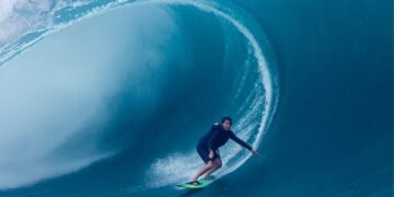 Maya Gabeira, surfista no Guinness que quebrou o próprio recorde