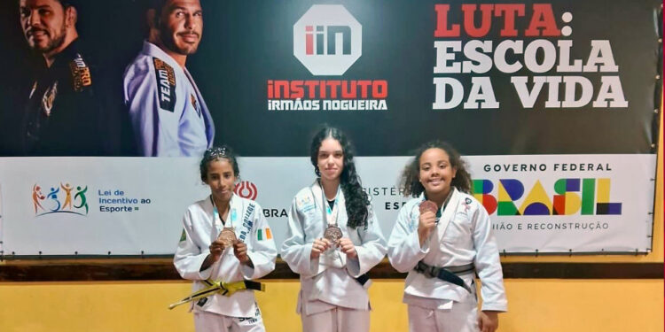 Jovens competidores integram a unidade da Freguesia do Instituto Irmãos Nogueira - Foto: Divulgação