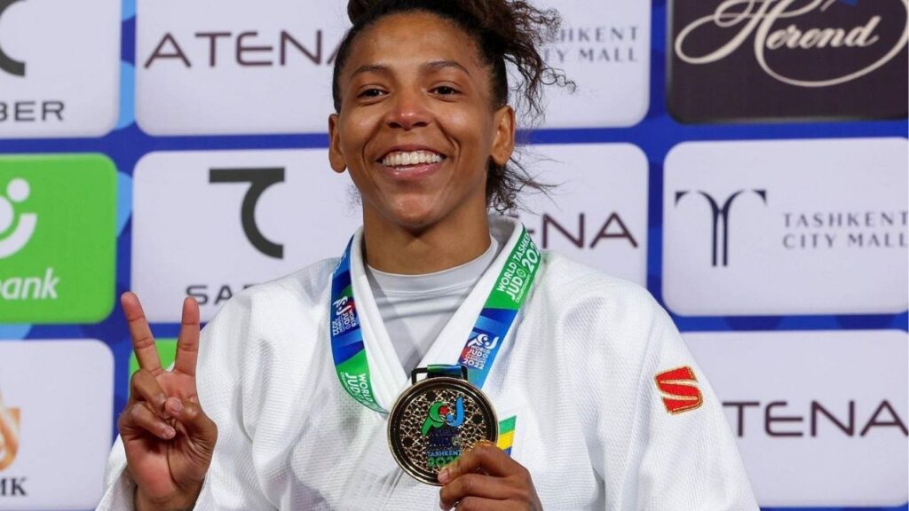 A trajetória de Rafaela Silva, da Cidade de Deus ao ouro olímpico