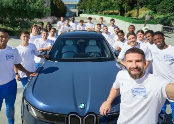 Kylian Mbappé ganhou um carro de luxo como presente de Natal, mas não tem carteira de motorista