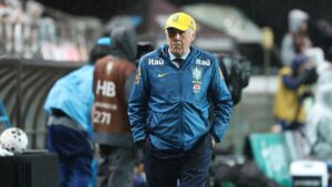 Carlo Ancelotti durante jogo da Seleção Brasileira contra a Coreia do Sul