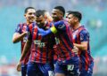 Jogadores do Bahia comemorando gol