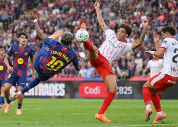 Lance do jogo entre Barcelona e Girona