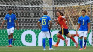 Momento do gol da Espanha contra o Brasil
