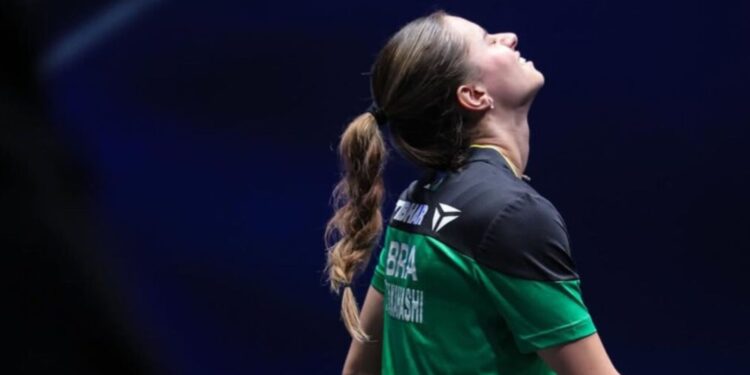 Bruna Takahashi lamenta derrota
