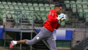 Carlos Miguel em treino do Palmeiras
