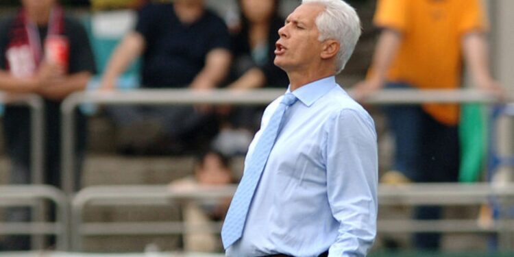 Emerson Leão em época de técnico