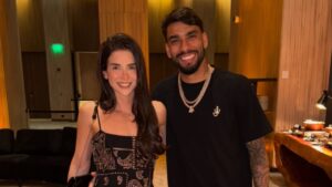 Esposa de Paquetá largou emprego no Flamengo para namorar com ele