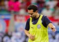 Everton Ribeiro se aquecendo para jogo diante do Flamengo