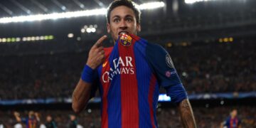 Neymar comemorando gol pelo Barcelona