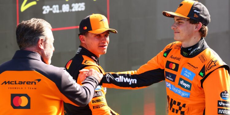 McLaren é campeã de Construtores na F1.
