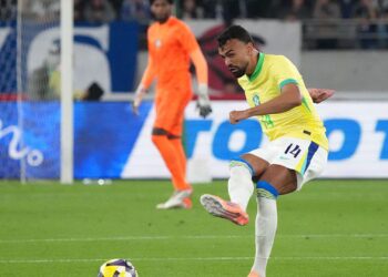 Fabricio Bruno falhou feio no amistoso do Brasil