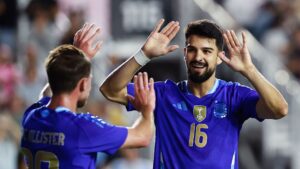 Flaco López comemorando gol da seleção argentina