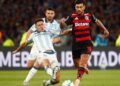 Lance do jogo entre Racing e Flamengo pela Libertadores