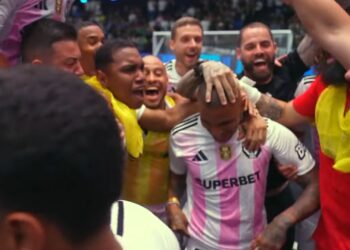 Jogadores da Furia comemorando gol