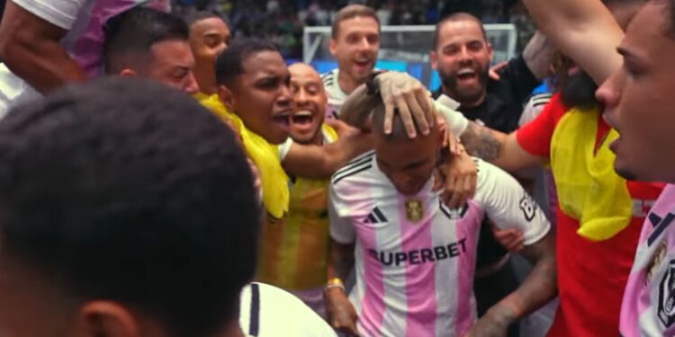 Jogadores da Furia comemorando gol