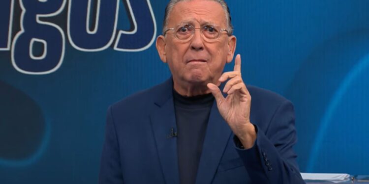 Galvão Bueno estará no SBT durante a Copa