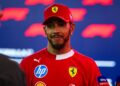 Hamilton não está feliz com a Ferrari