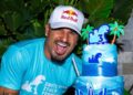 Surfista campeão mundial celebra o aniversário do Instituto Italo Ferreira