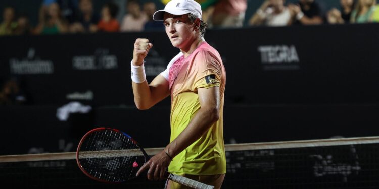 João Fonseca disputará o Rio Open novamente.