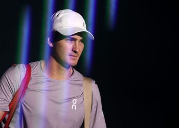 João Fonseca na disputa do Masters 1000 de Paris