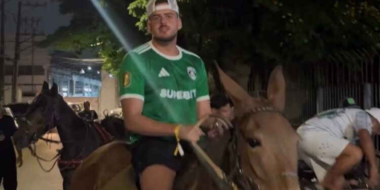 Jon Vlogs chegando ao jogo do Capim