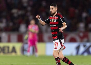 Jorginho durante jogo do Flamengo