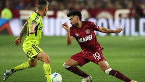 Lance do jogo entre Lanús e Universidad de Chile