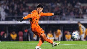 Gonzalo Valle em jogo da LDU contra o São Paulo