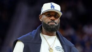 LeBron James vai seguir na NBA