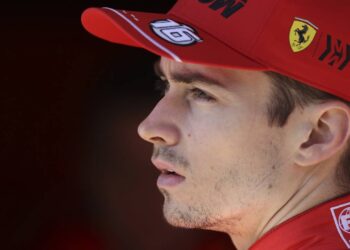 Ferrari não fica feliz com críticas de Leclerc e pode tomar providências