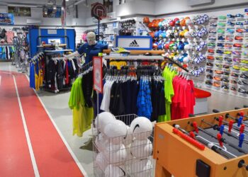 Falência de marca esportiva famosa levou ao fechamento de 124 lojas