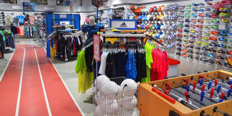 Falência de marca esportiva famosa levou ao fechamento de 124 lojas