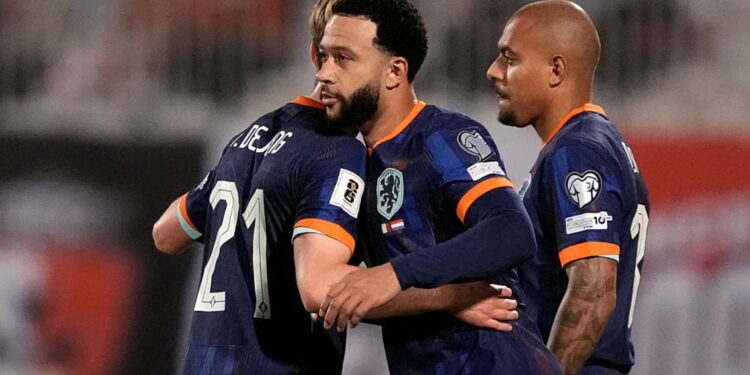 Memphis Depay em jogo da Holanda