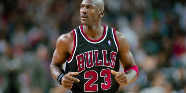 Michael Jordan em ação na NBA em 1997