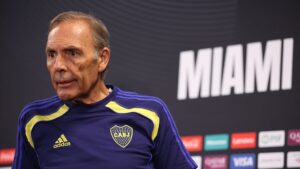 Miguel Ángel Russo com camisa do Boca Juniors