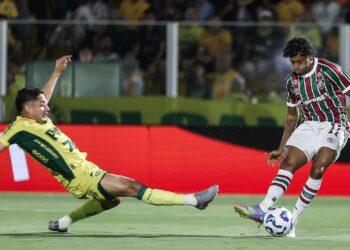 Lance do duelo entre Mirassol e Fluminense