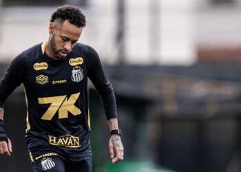 Neymar em treino do Santos desta sexta-feira, 31