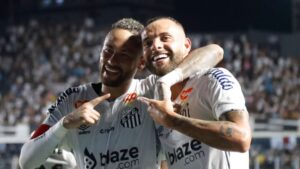 Neymar e Guilherme em ação pelo Santos