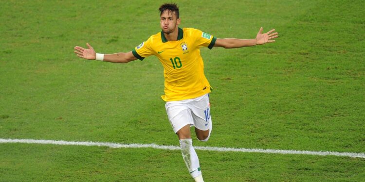 Brasileiro se tornou o primeiro a fazer um hat-trick na Libertadores e Champions