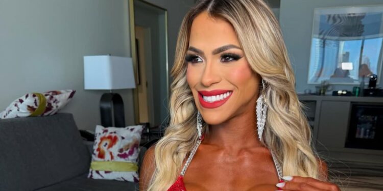 Eduarda Bezerra brilhou no Mr. Olympia 2025