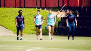 Jogadores do Flamengo passam por exames de doping antes de duelo contra o Palmeiras