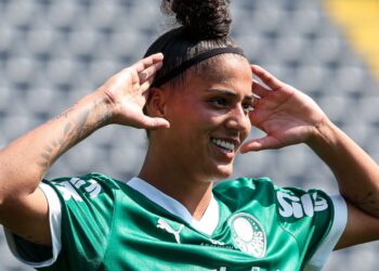 Amanda Gutierres comemorando gol pelo Palmeiras