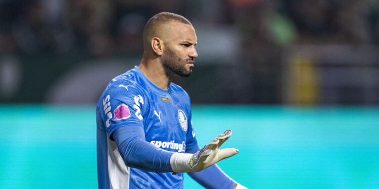 Weverton pode ser desfalque do Palmeiras