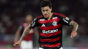 Pedro durante jogo do Flamengo contra o Racing
