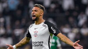 Raniele não gostou nada da postura do Corinthians