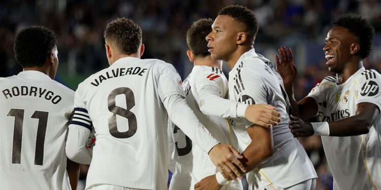 Jogadores do Real Madrid comemorando gol