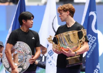 Sinner vence a final de Pequim, e Tien desabafa.